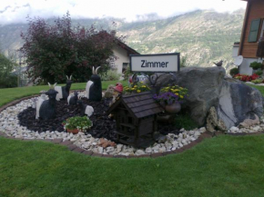 Отель Staldenried Ferienwohnung  Штальденрид